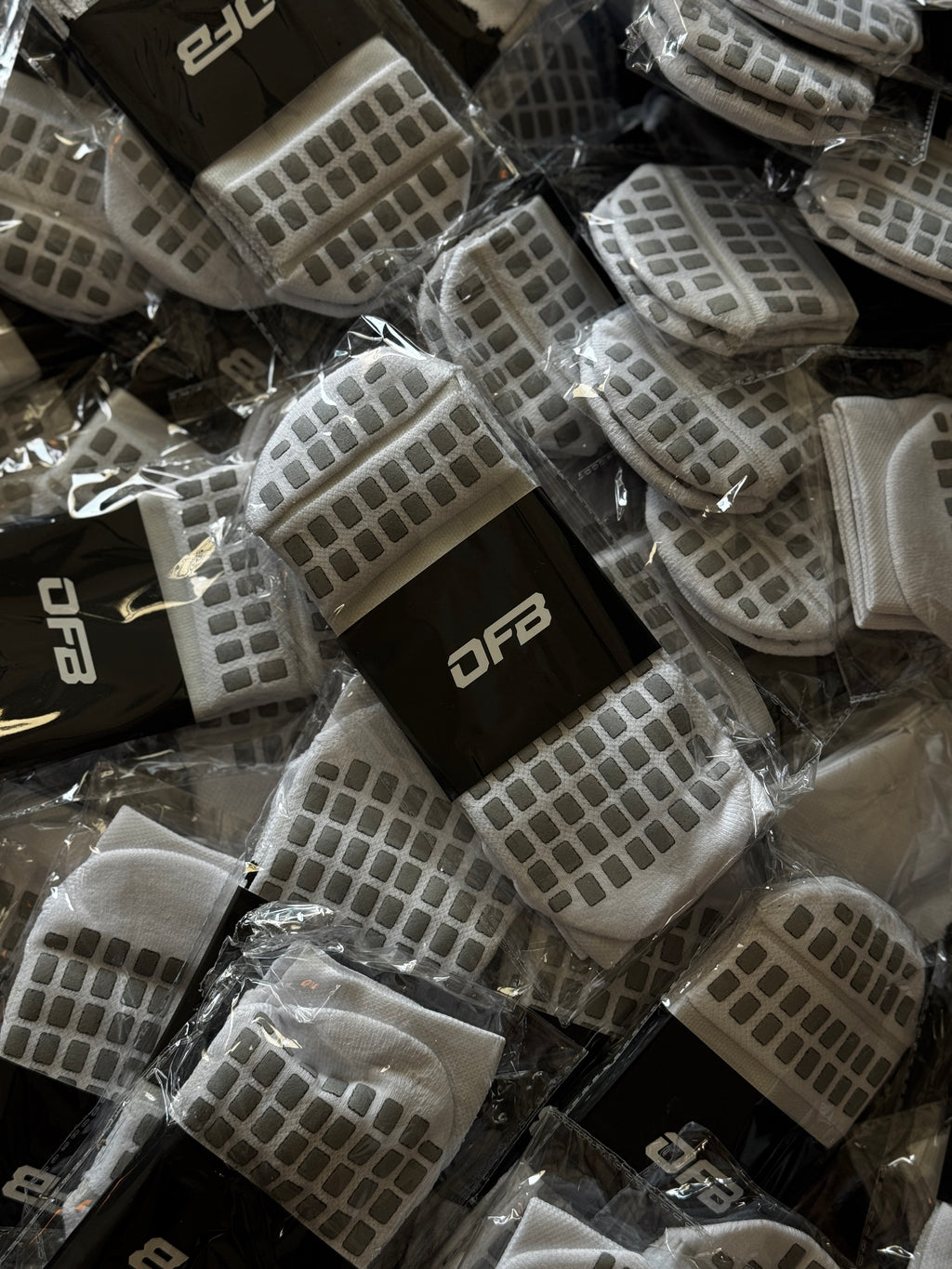 V4 Elite Grip Socks