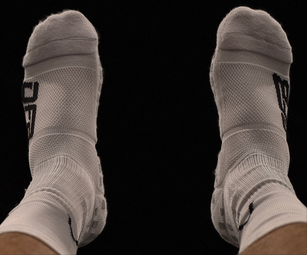V4 Elite Grip Socks