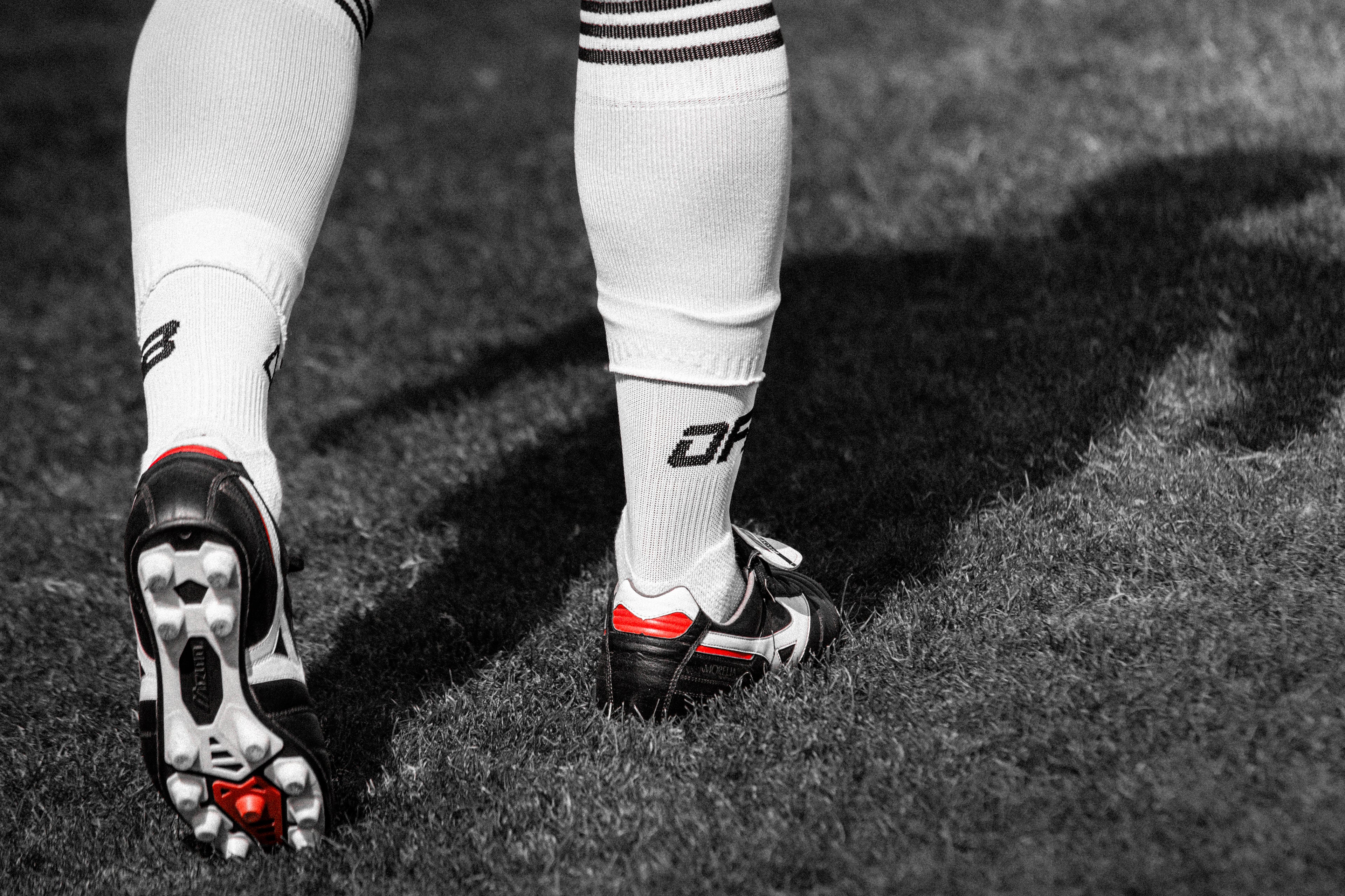 V4 Elite Grip Socks